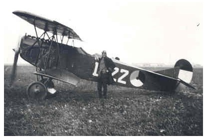 MLD Fokker D.VII 'D-22' with it's pilot (Photo: NIMH Beeldbank)